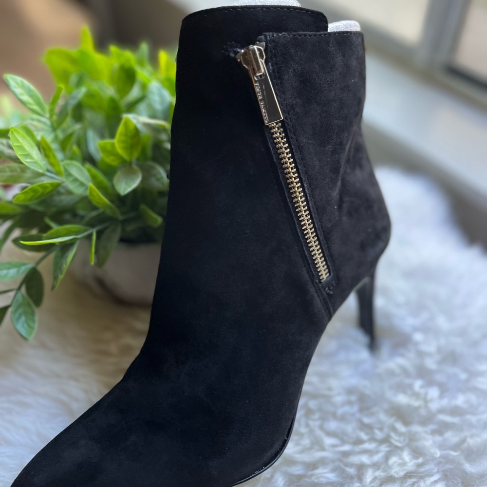 🌻Vince CAMUTO bootie heels 👠